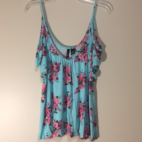 Ultra Flirt Tops - Floral cold shoulder top Ultra Flirt Tops - Floral cold shoulder top
